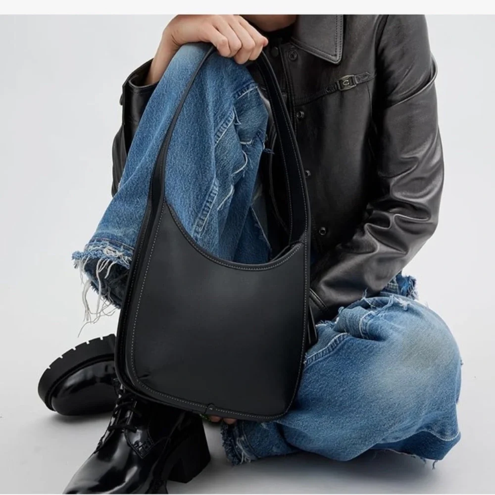 Coach Curve Zip Shoulder Bag Set - Picture 4 of 13